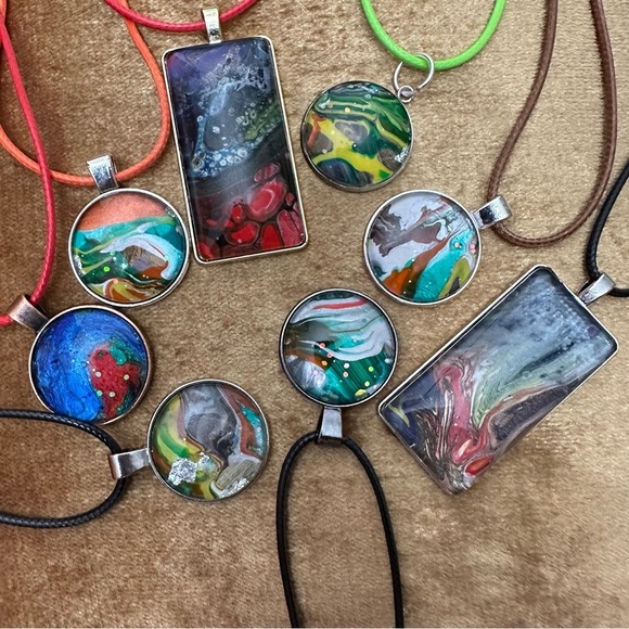 Pendant Necklaces Jewelry 8 Piece Lot OOAK HANDMADE Hand Painted signed 5517 - Picture 5 of 8